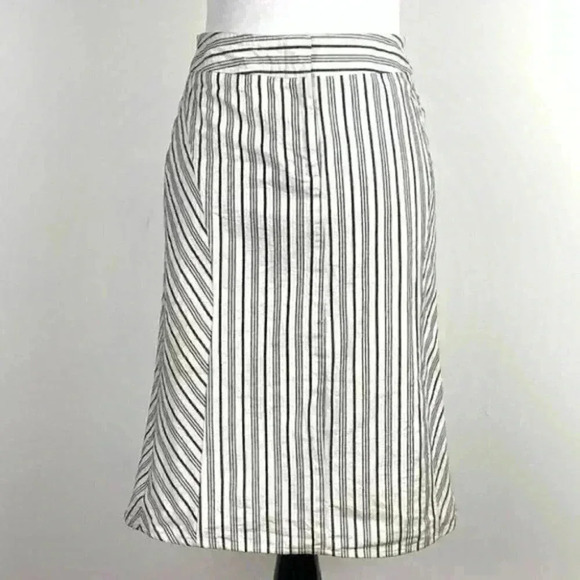 Express skirt size 1/2 black white striped pencil - Picture 9 of 9